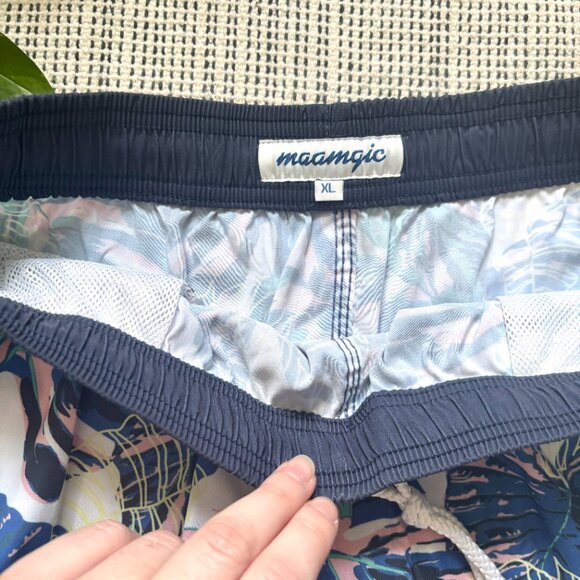 Bundle Maamgic Chinowave floral swim trunks - Picture 6 of 9